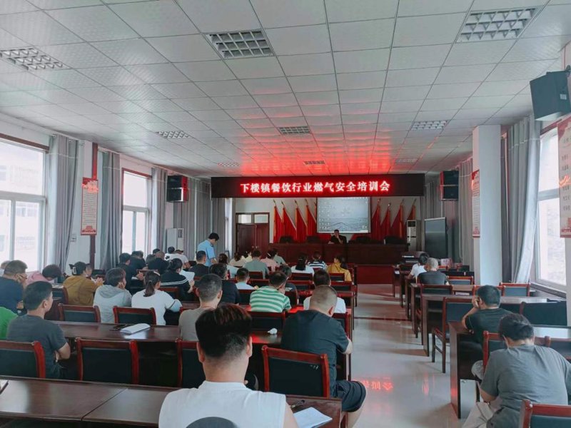 如何在家轻松做出美味佳肴？今天，就让我们一起来揭秘那些简单又不失风味的家常菜品制作秘诀吧！